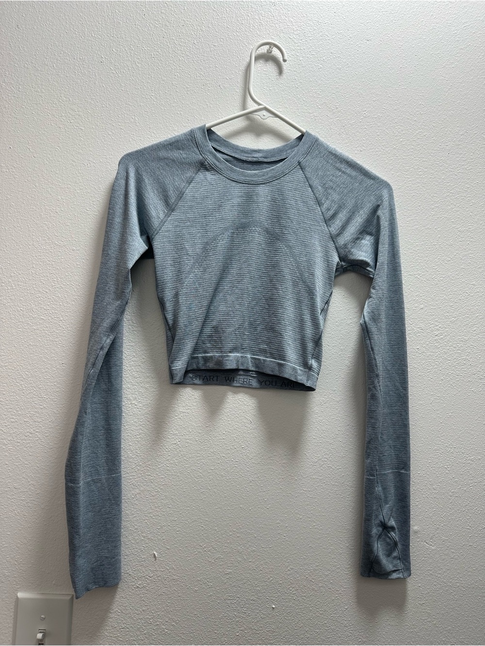 Lululemon cropped longsleeve